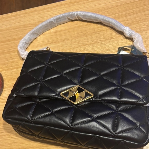 Sadi Elegant Black Quilted Handbag 2way bag - Picture 11 of 12